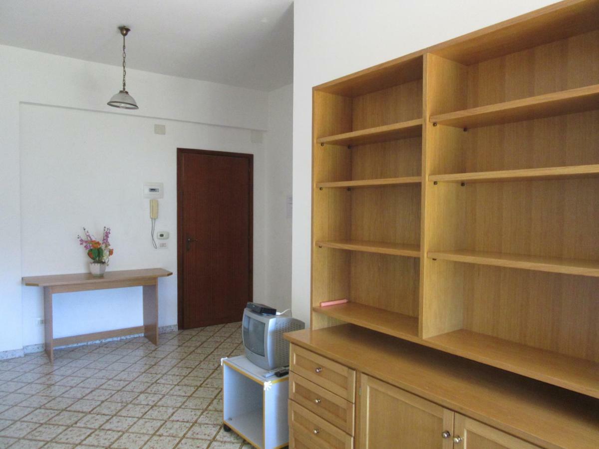 Garaventa Angelo Apartments Uscio Esterno foto