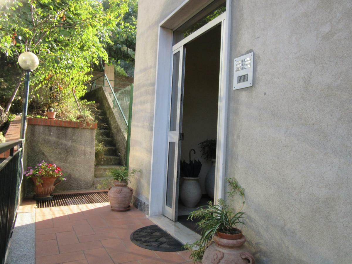 Garaventa Angelo Apartments Uscio Esterno foto