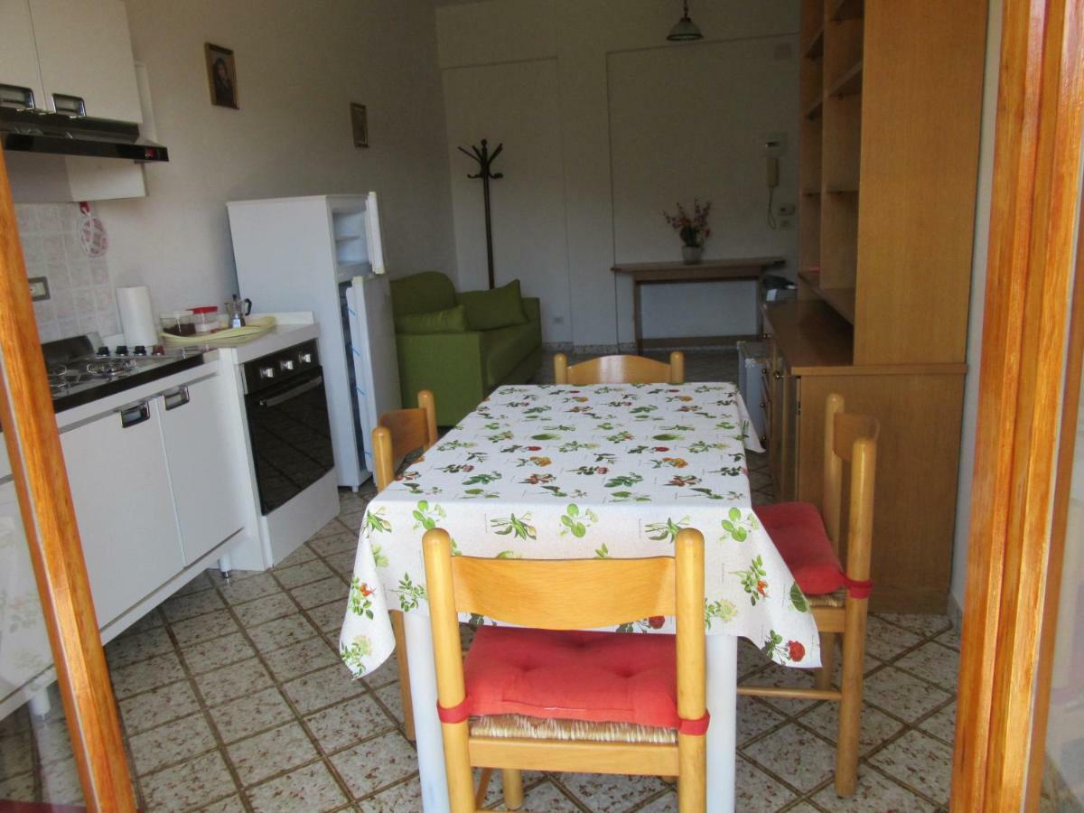 Garaventa Angelo Apartments Uscio Esterno foto